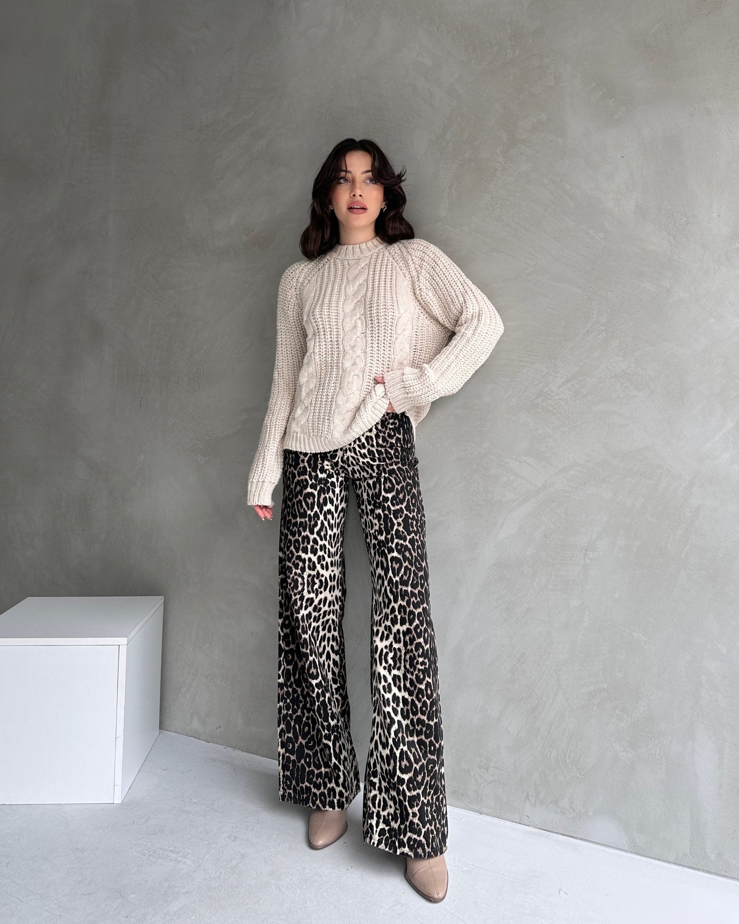 Bisiklet Yaka Örgü Desenli Triko Kazak