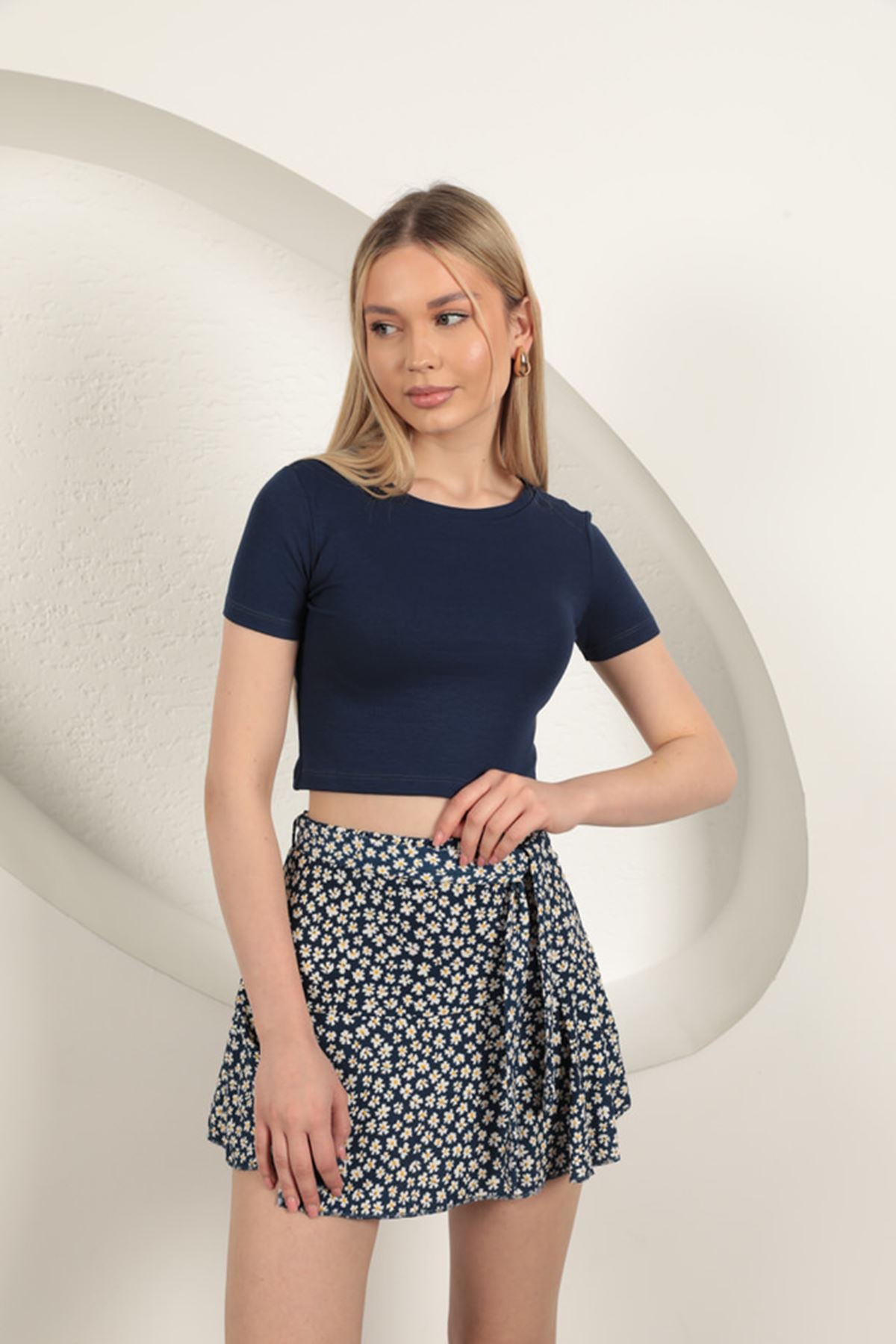 Çilek Viskon Kumaş Basic Crop-Lacivert