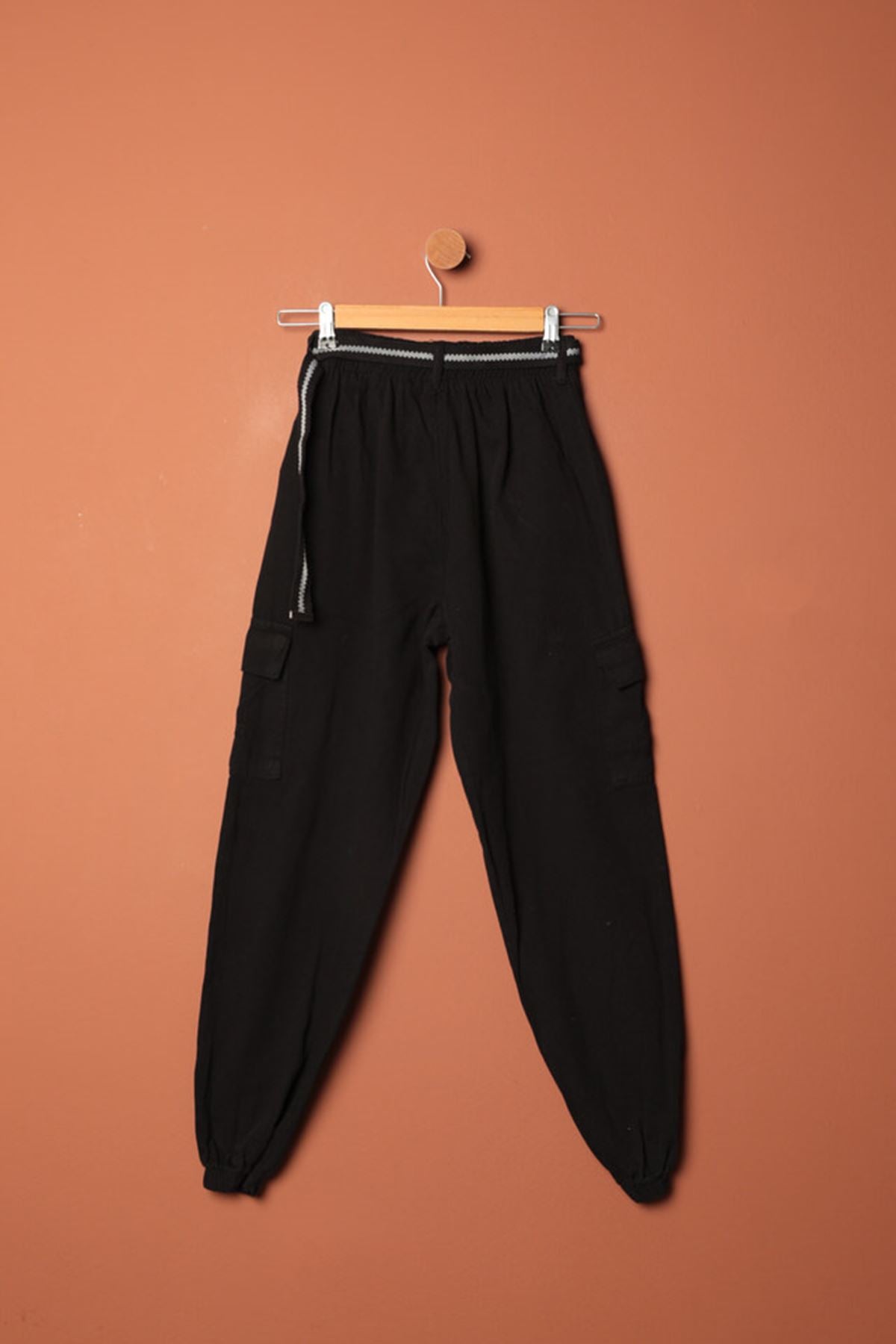 Gabardin Kumaş Kemerli Kargo Kadın Pantolon-Siyah