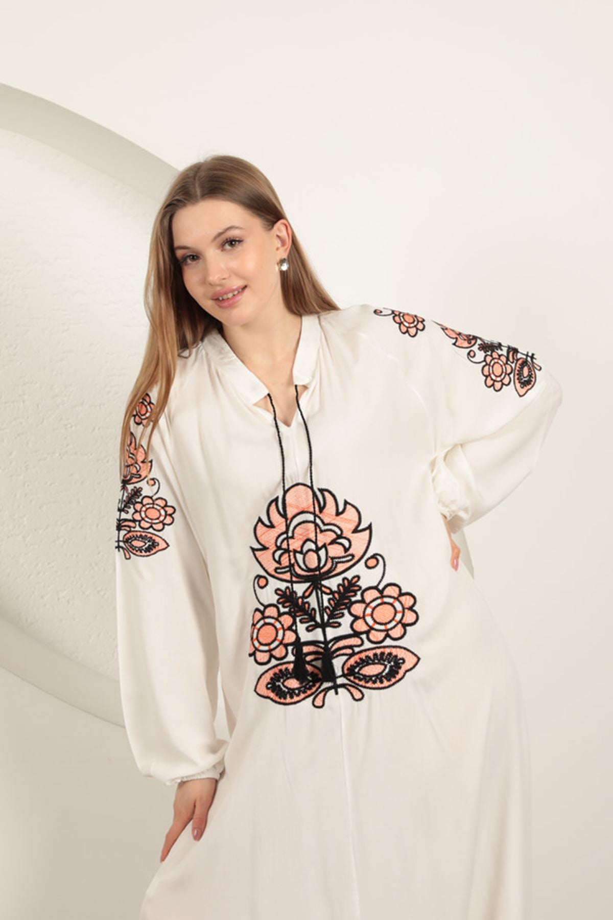 Viskon Kumaş Nakışlı Elbise-Ekru