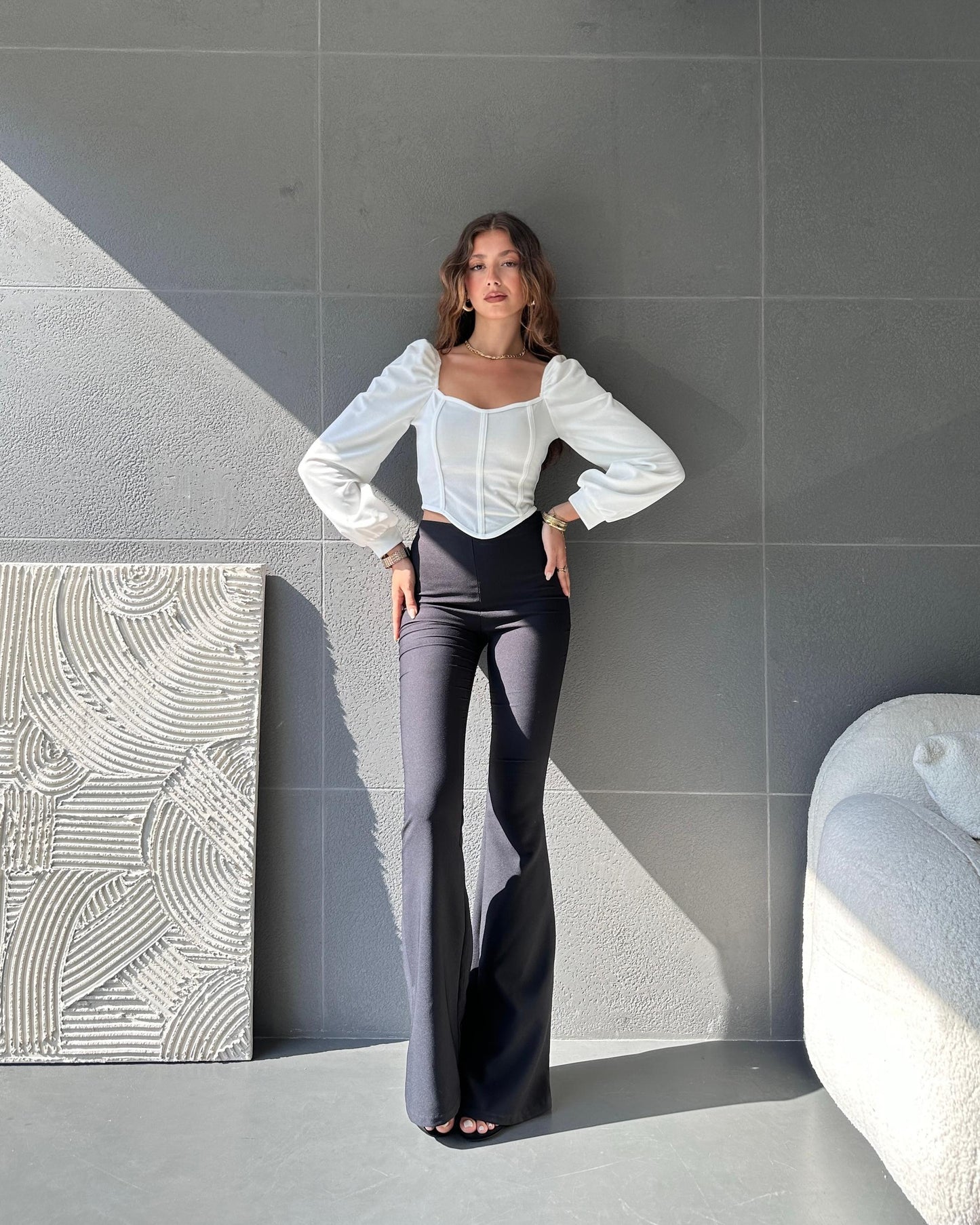 Kare Yaka Şerit Detaylı Bluz