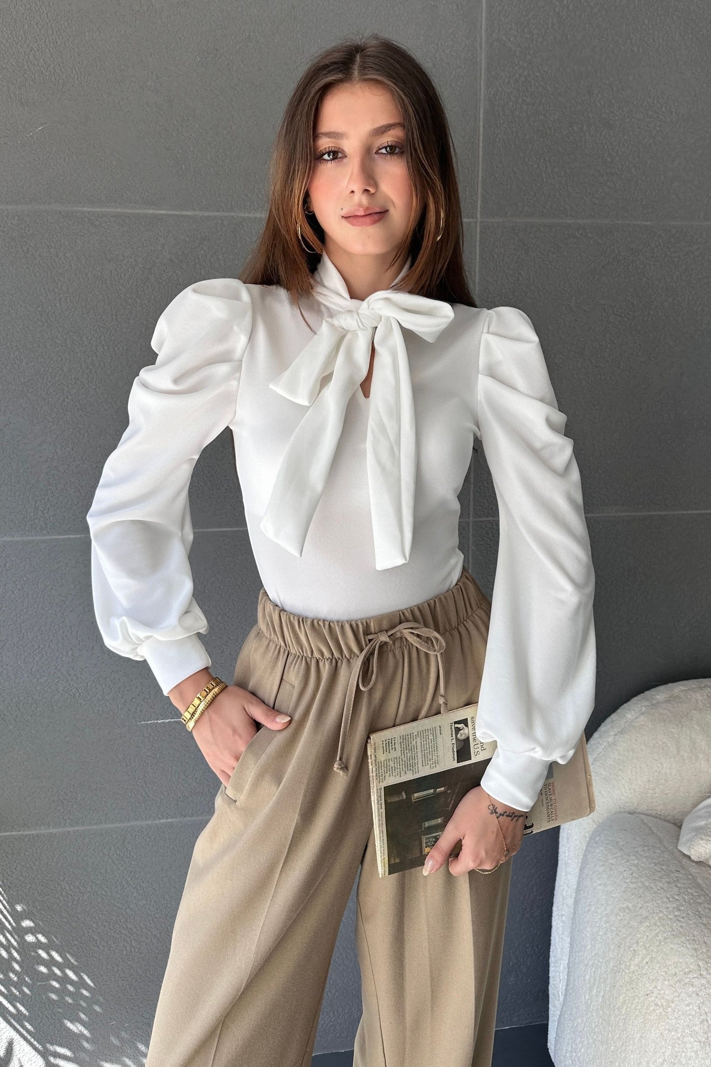 Yakası Bağcıklı Kolu Manşet Detaylı Bluz