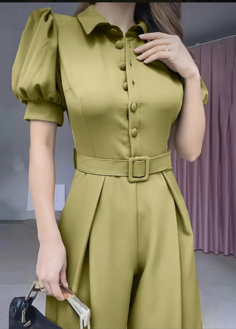 ✅ Yeni başlık:
“Zarif Yeşil Kısa Kollu Düğmeli Kadın Tulum (Kemerli, 2025 Yaz Koleksiyonu)”