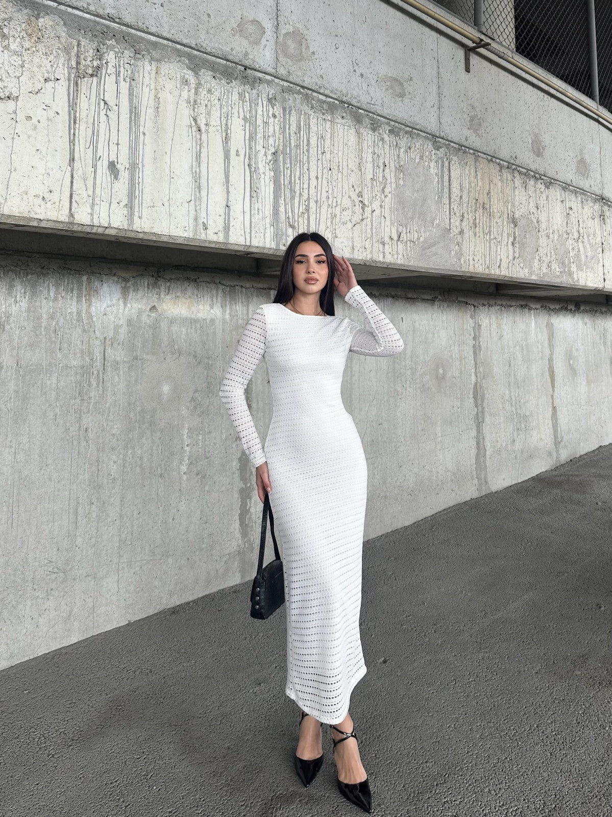 Beyaz Örgü Midi Elbise – Zarif Yaz Şıklığı